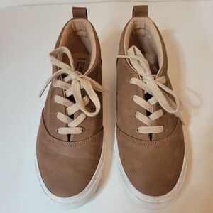 TOMS Fenix Mid Sneaker (Youth) In Toffee/Brown | Size 4.5